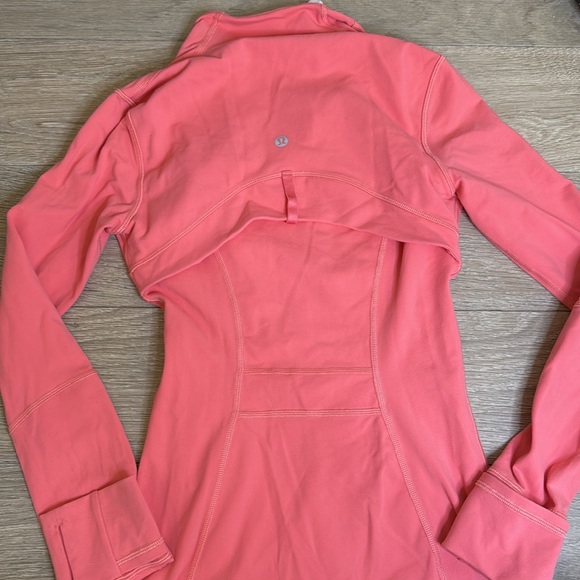 Lululemon Raspberry Cream Define - Picture 4 of 4